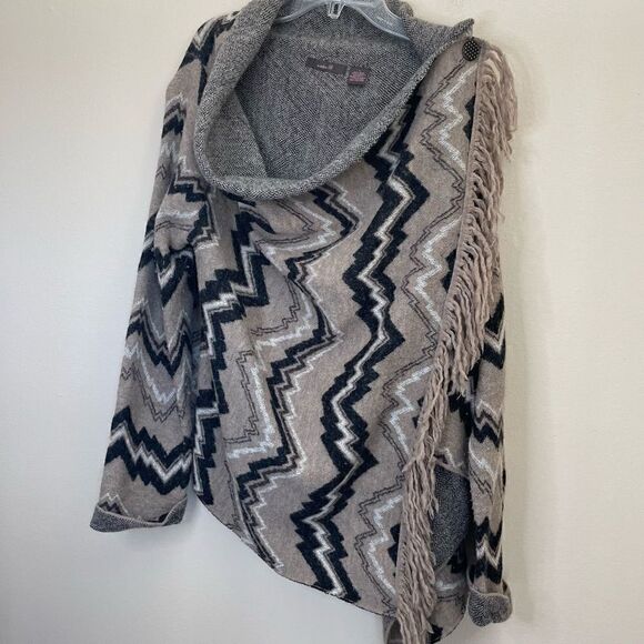 Heather B| Large| Wool | Cardigan| Soft| Fringe| Aztec print - Picture 16 of 17